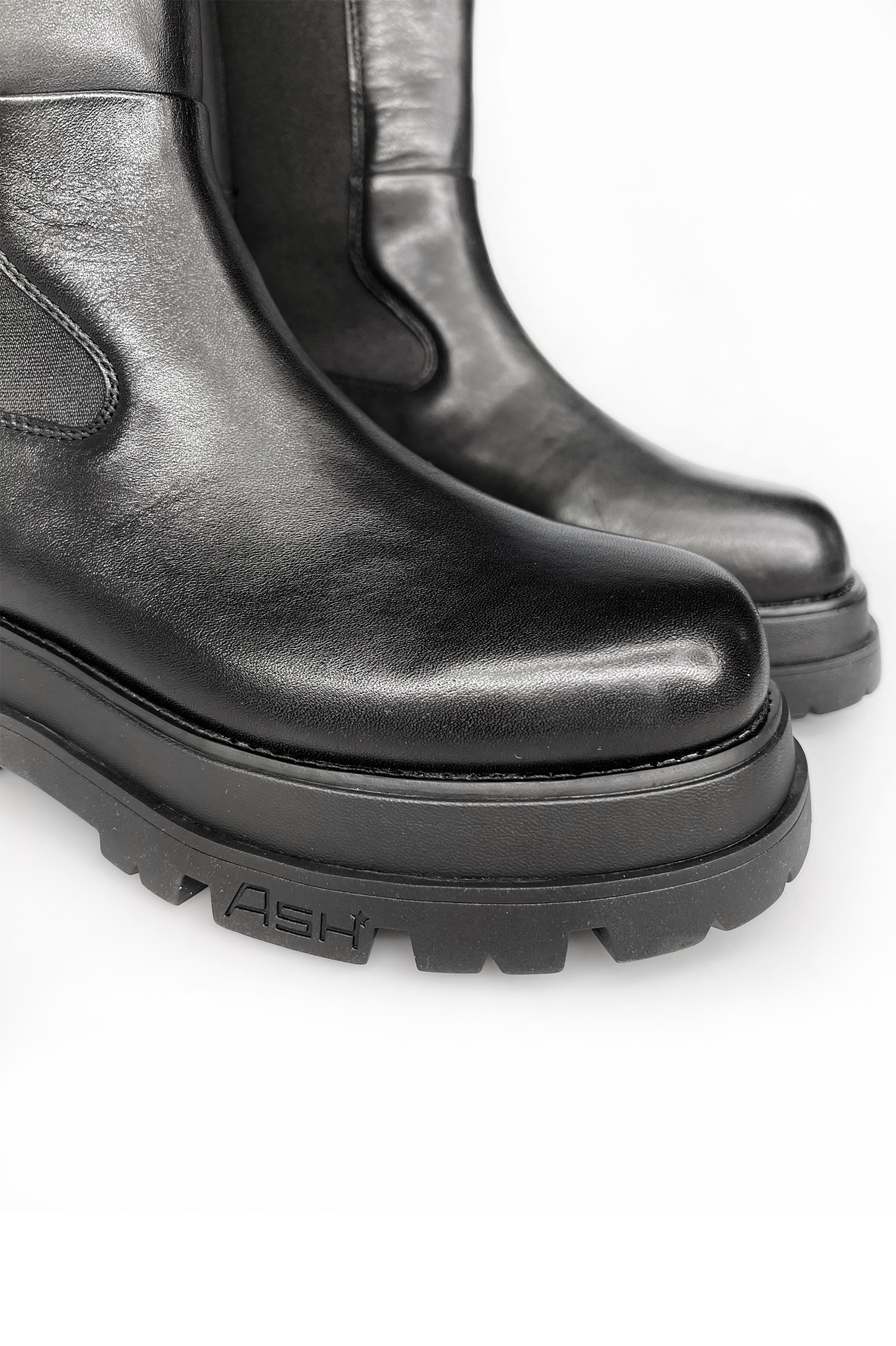 Сапоги жен. АРТ.EDEN-FW22-M-136760-001,чер,н.к-тек/н.к